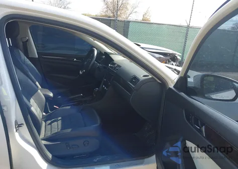 2014 Volkswagen Passat 2.0L Tdi Sel Premium z USA, uszkodzony, nr VIN 1VWCN7A31EC070920